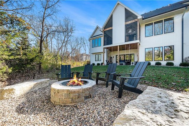 9450 Marion Street, Lenexa, KS 66220