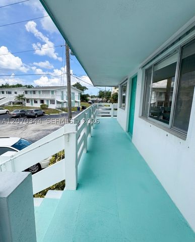 2304 Lake Osborne Dr 21, Lake Worth, FL 33461