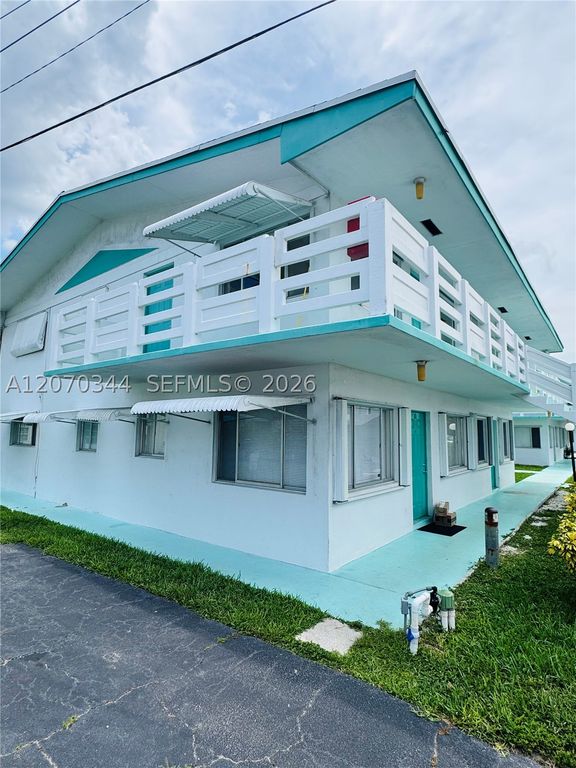 2304 Lake Osborne Dr 21, Lake Worth, FL 33461