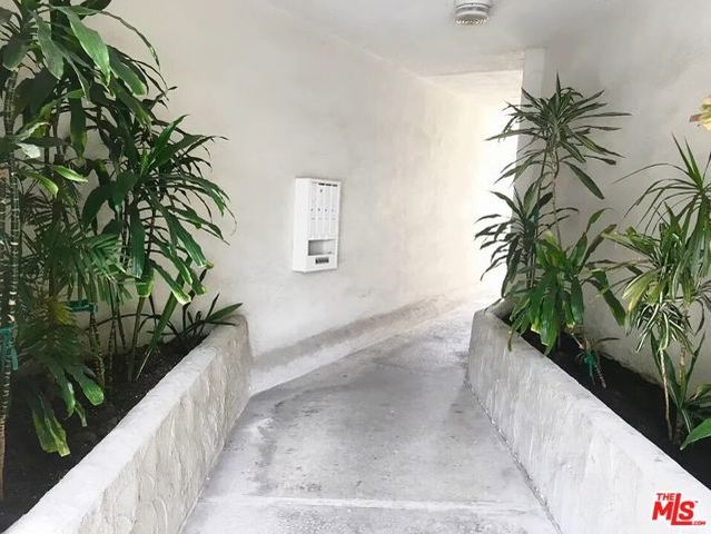 1815 Camden Avenue 1, Los Angeles, CA 90025