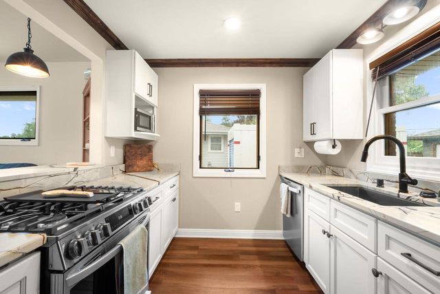 N89W15288 Jefferson AVENUE, Menomonee Falls, WI 53051