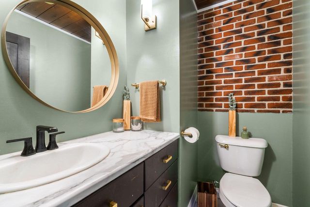 N89W15288 Jefferson AVENUE, Menomonee Falls, WI 53051