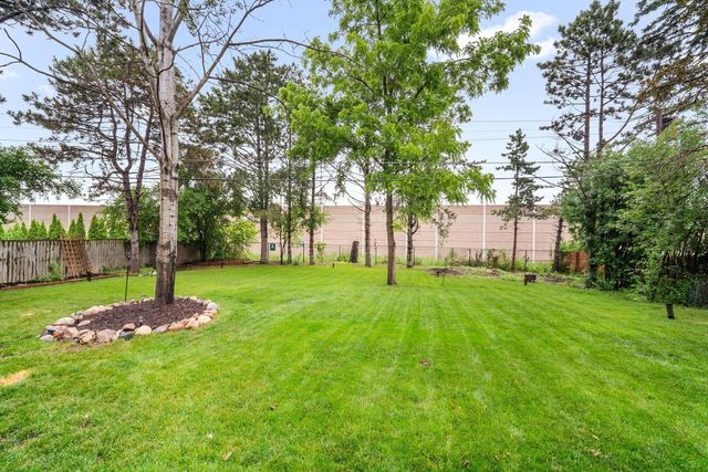 N89W15288 Jefferson AVENUE, Menomonee Falls, WI 53051