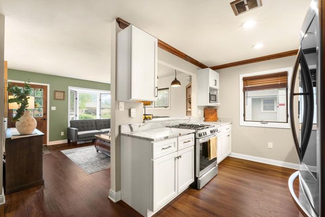 N89W15288 Jefferson AVENUE, Menomonee Falls, WI 53051