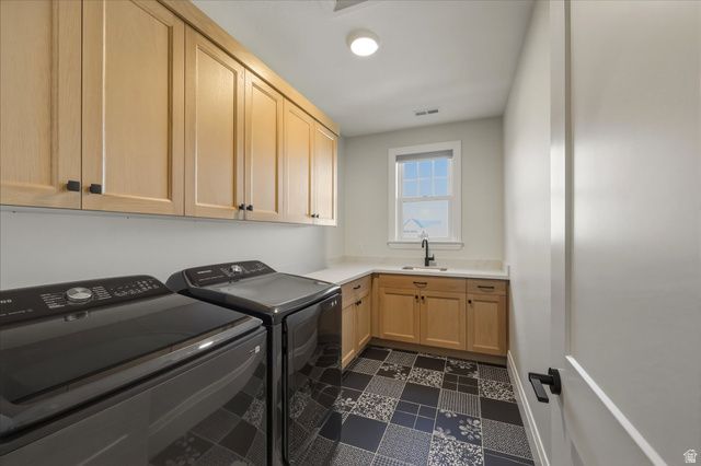 6944 W RESTLESS RD, South Jordan, UT 84009