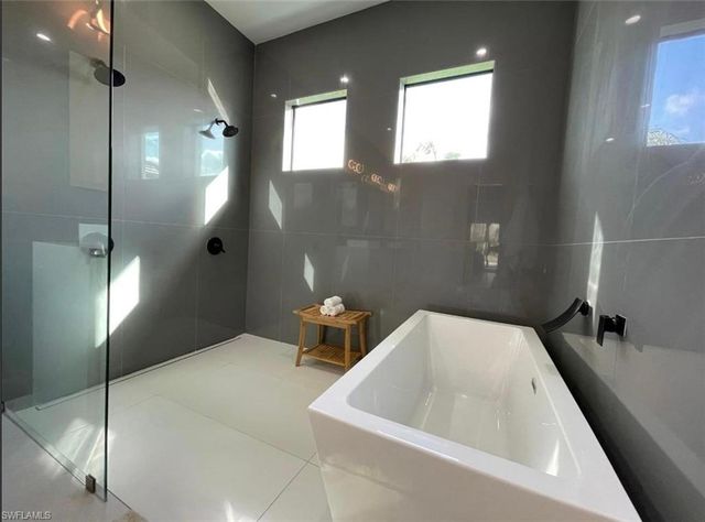 687 23rd ST SW, Naples, FL 34117