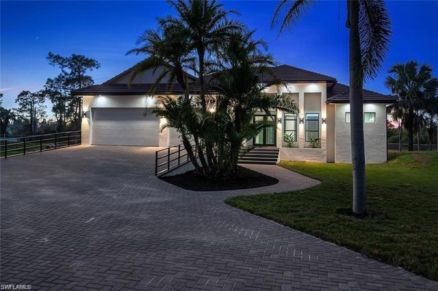 687 23rd ST SW, Naples, FL 34117