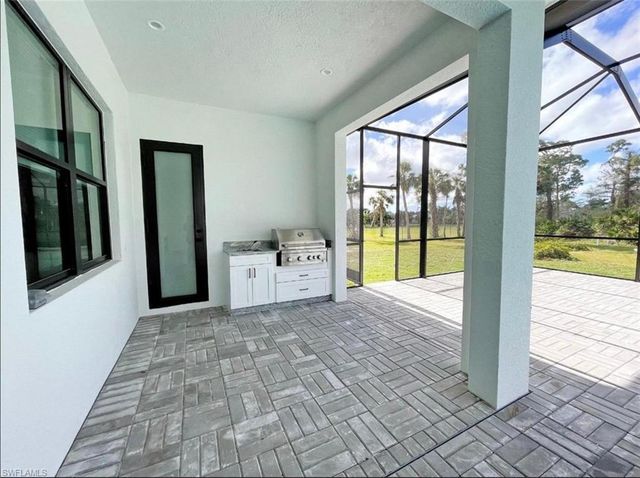 687 23rd ST SW, Naples, FL 34117