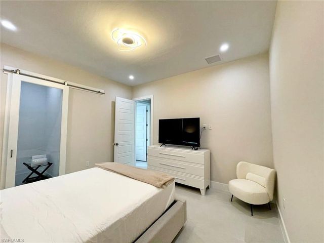 687 23rd ST SW, Naples, FL 34117