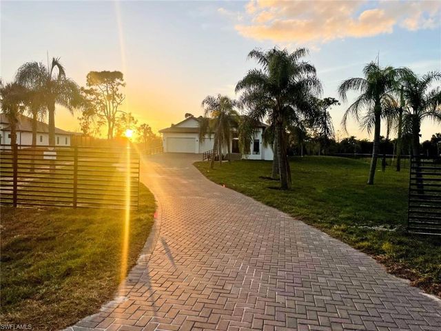 687 23rd ST SW, Naples, FL 34117