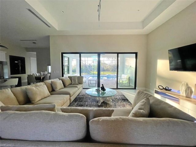 687 23rd ST SW, Naples, FL 34117