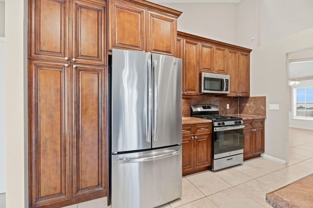 9823 N Grand Duke Circle, Tamarac, FL 33321