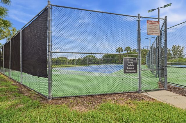 9823 N Grand Duke Circle, Tamarac, FL 33321