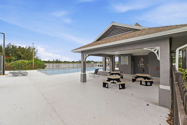9823 N Grand Duke Circle, Tamarac, FL 33321