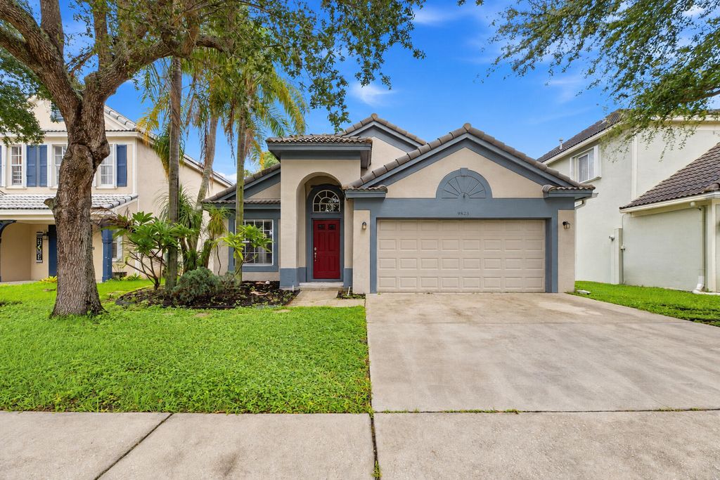 9823 N Grand Duke Circle, Tamarac, FL 33321