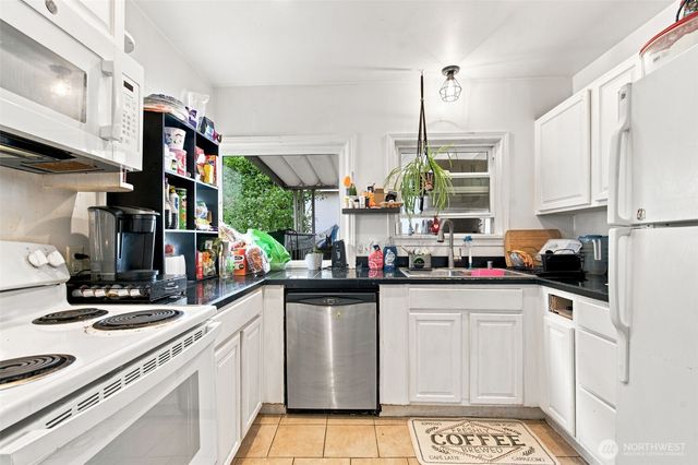 303 S Hartford Avenue, Bremerton, WA 98312