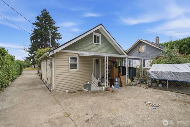 303 S Hartford Avenue, Bremerton, WA 98312