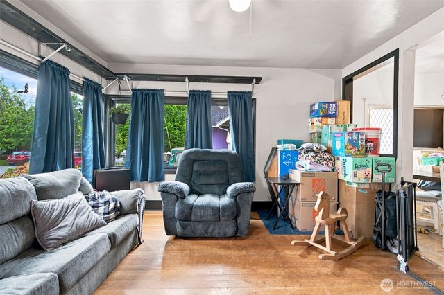 303 S Hartford Avenue, Bremerton, WA 98312