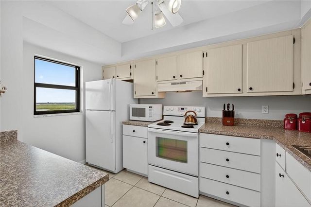 3200 N Highway A1a None 1107, Hutchinson Island, FL 34949