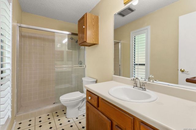 1410 Giselle Ln, San Antonio, TX 78232