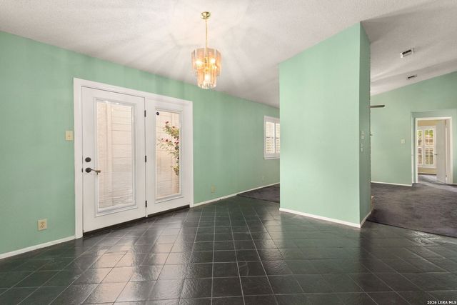 1410 Giselle Ln, San Antonio, TX 78232