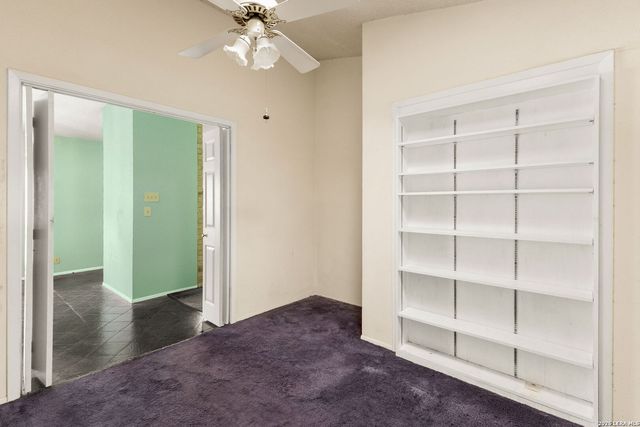 1410 Giselle Ln, San Antonio, TX 78232