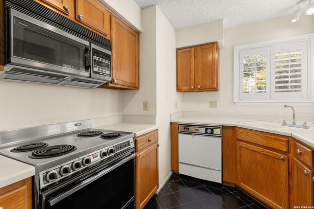 1410 Giselle Ln, San Antonio, TX 78232