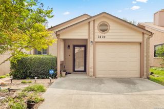 1410 Giselle Ln, San Antonio, TX 78232