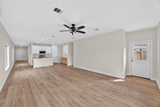 640 Levine Ct Court, Conroe, TX 77316