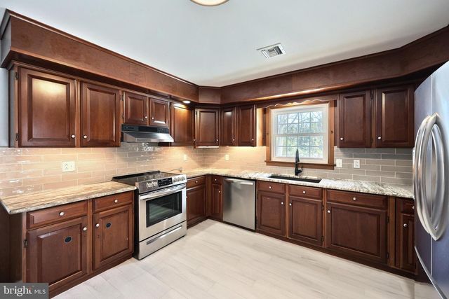 1156 DETWILER DR, York, PA 17404