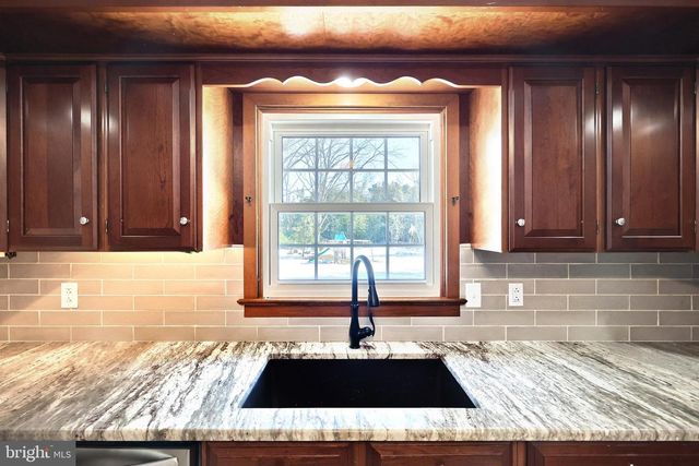 1156 DETWILER DR, York, PA 17404