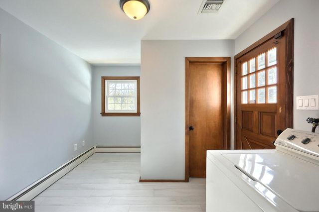 1156 DETWILER DR, York, PA 17404