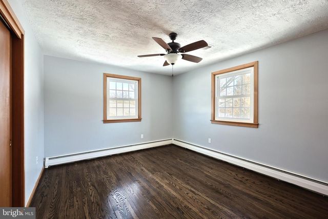 1156 DETWILER DR, York, PA 17404