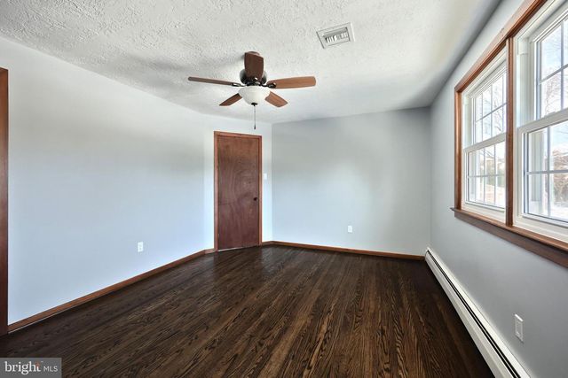 1156 DETWILER DR, York, PA 17404