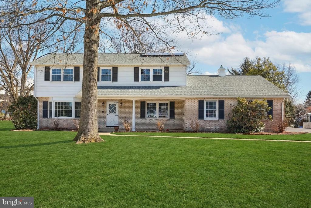 Image 2 of property listing at 1156 DETWILER DR, York, PA 17404