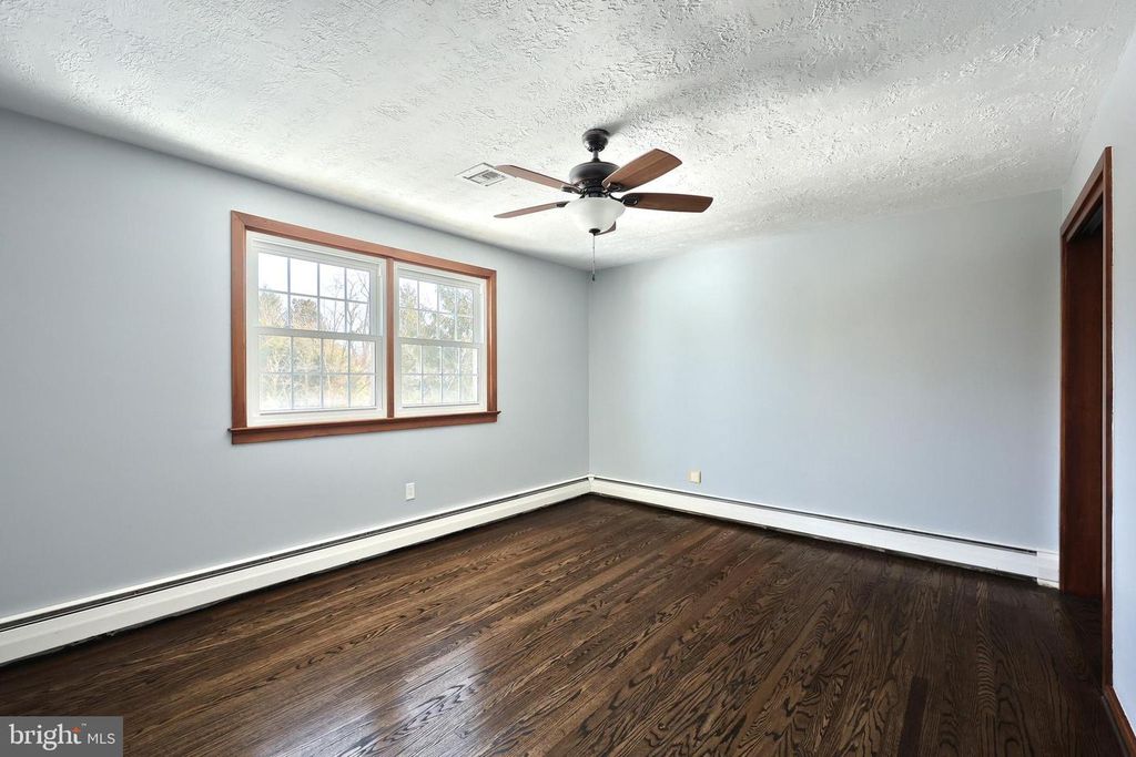 Image 24 of property listing at 1156 DETWILER DR, York, PA 17404