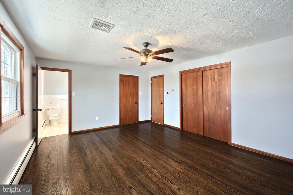 Image 30 of property listing at 1156 DETWILER DR, York, PA 17404