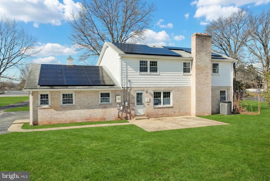 Image 37 of property listing at 1156 DETWILER DR, York, PA 17404