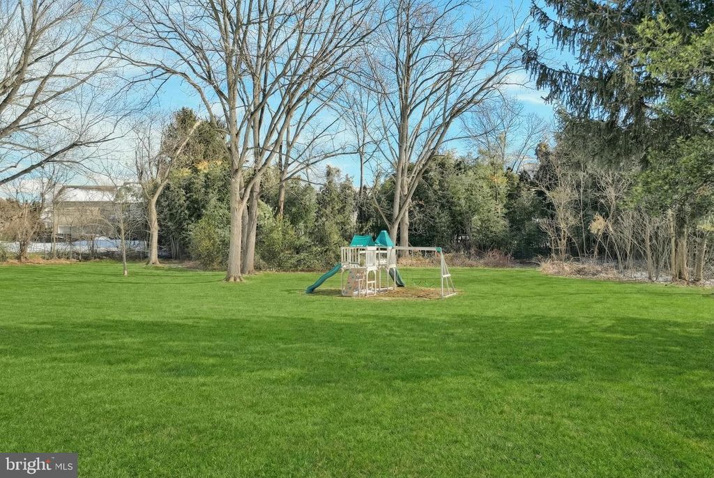 Image 38 of property listing at 1156 DETWILER DR, York, PA 17404