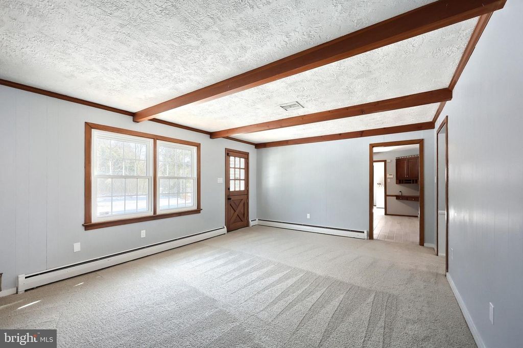 Image 9 of property listing at 1156 DETWILER DR, York, PA 17404