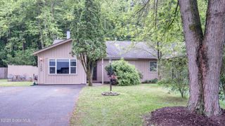 133 Arrow Wood Place, Malta, NY 12020