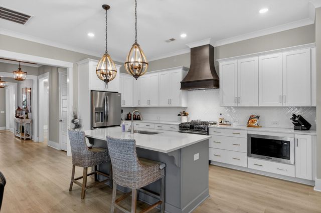 679 Blueway Avenue, Summerville, SC 29486