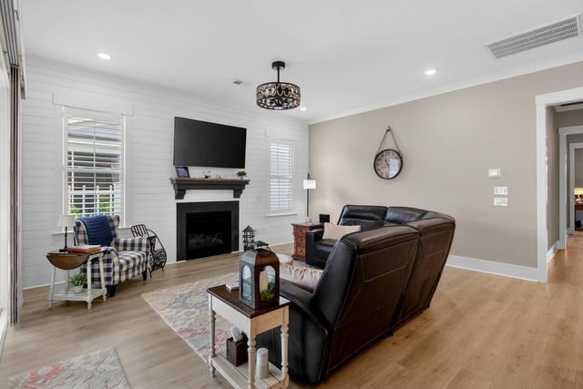 679 Blueway Avenue, Summerville, SC 29486