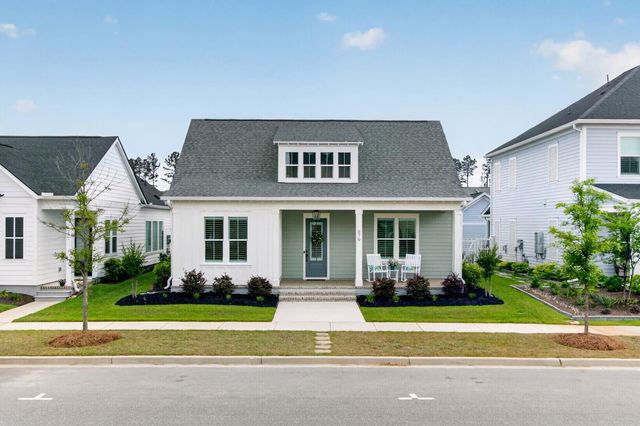 679 Blueway Avenue, Summerville, SC 29486