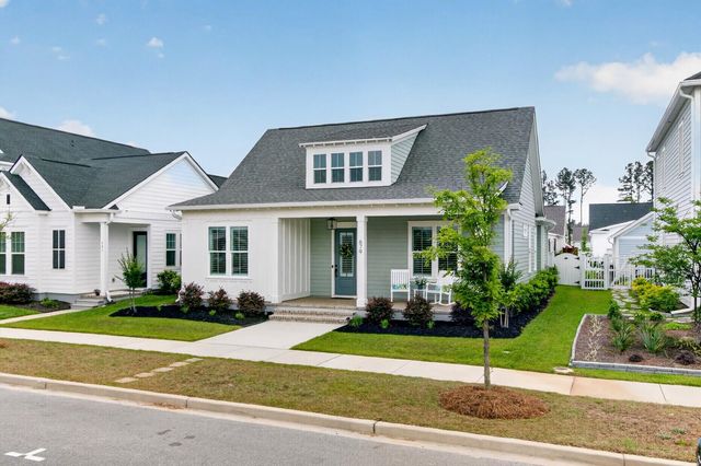 679 Blueway Avenue, Summerville, SC 29486