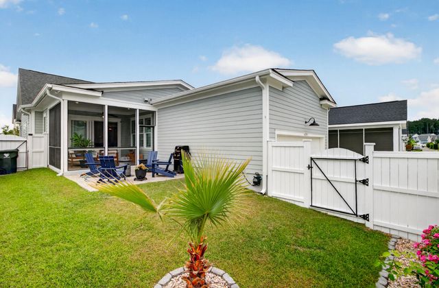 679 Blueway Avenue, Summerville, SC 29486