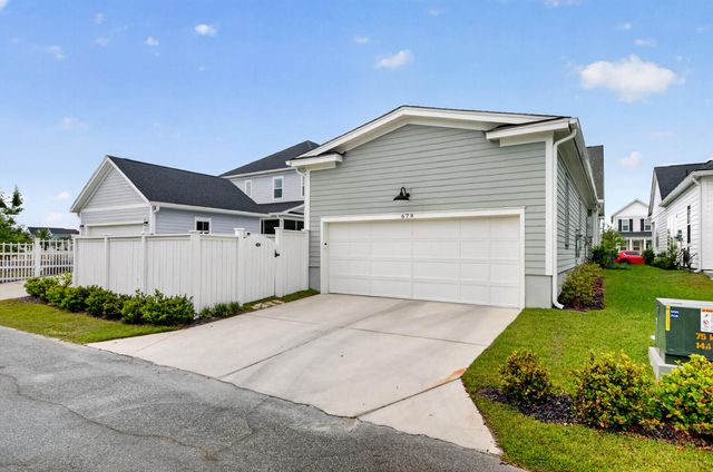 679 Blueway Avenue, Summerville, SC 29486