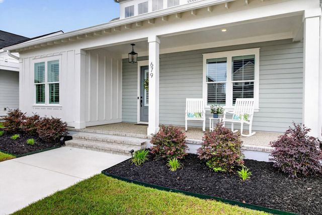 679 Blueway Avenue, Summerville, SC 29486