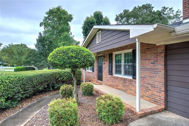 23 Thrasher SW Road, Cartersville, GA 30120
