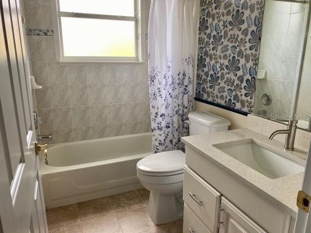 5224 HAMMOCK POINTE COURT, St Cloud, FL 34771